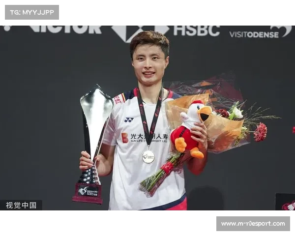 石宇奇获羽联年度最佳男单运动员奖项